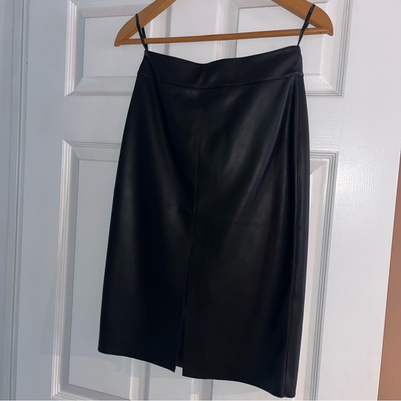 New black faux leather pencil skirt, front slit - Picture 2 of 3